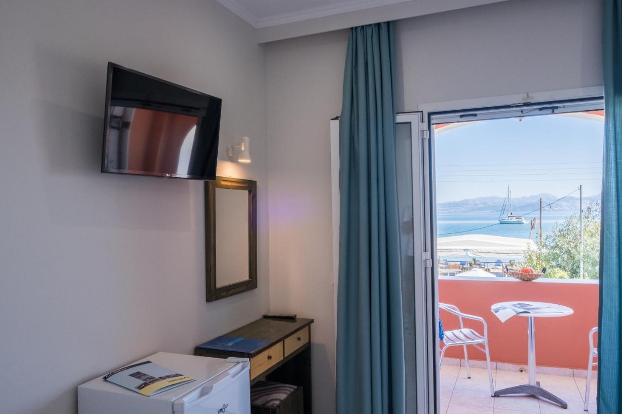 Christina Beachfront Rooms By Hotelius Petrití Buitenkant foto