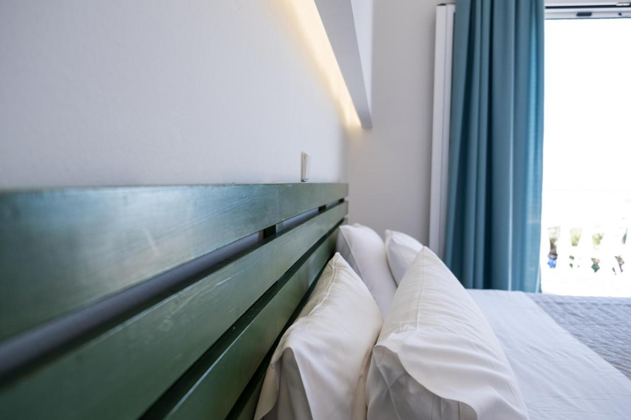 Christina Beachfront Rooms By Hotelius Petrití Buitenkant foto