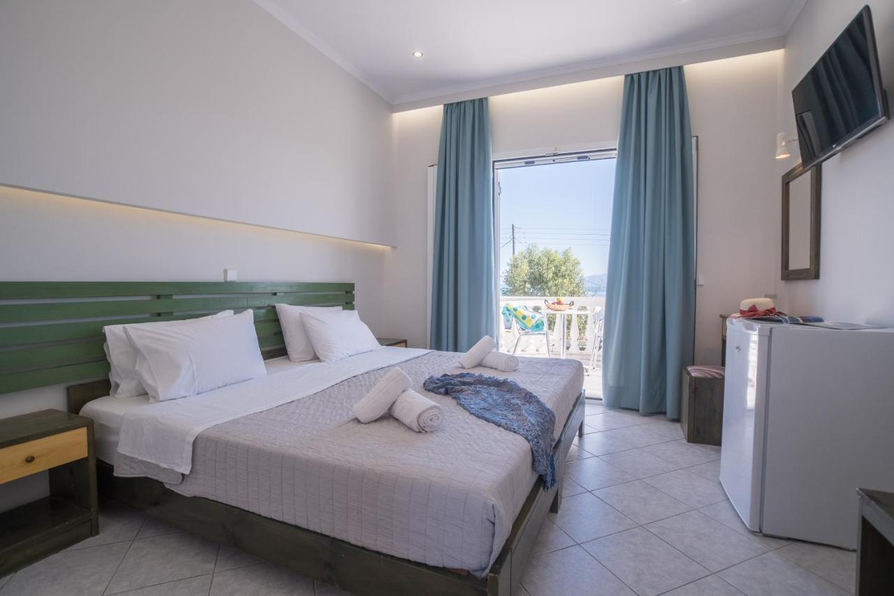 Christina Beachfront Rooms By Hotelius Petrití Buitenkant foto
