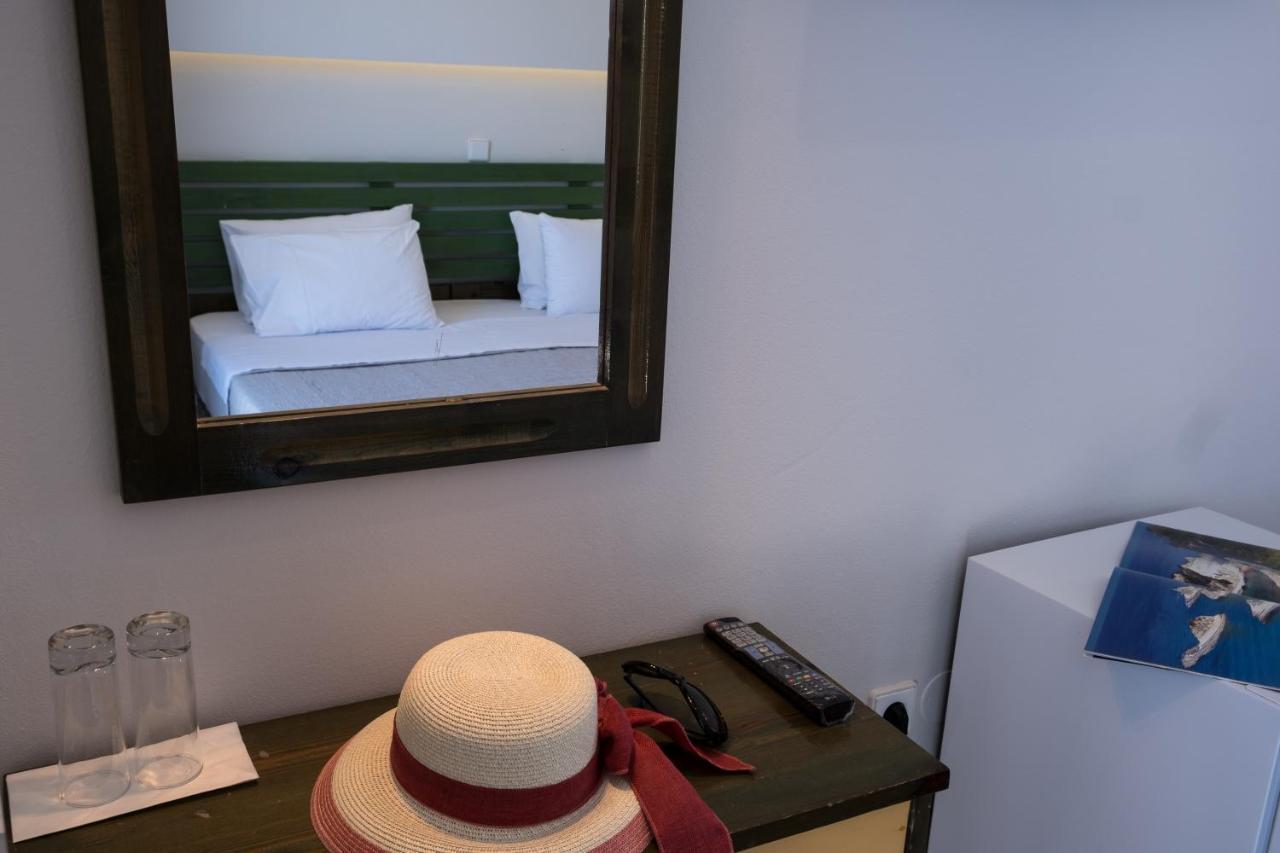 Christina Beachfront Rooms By Hotelius Petrití Buitenkant foto